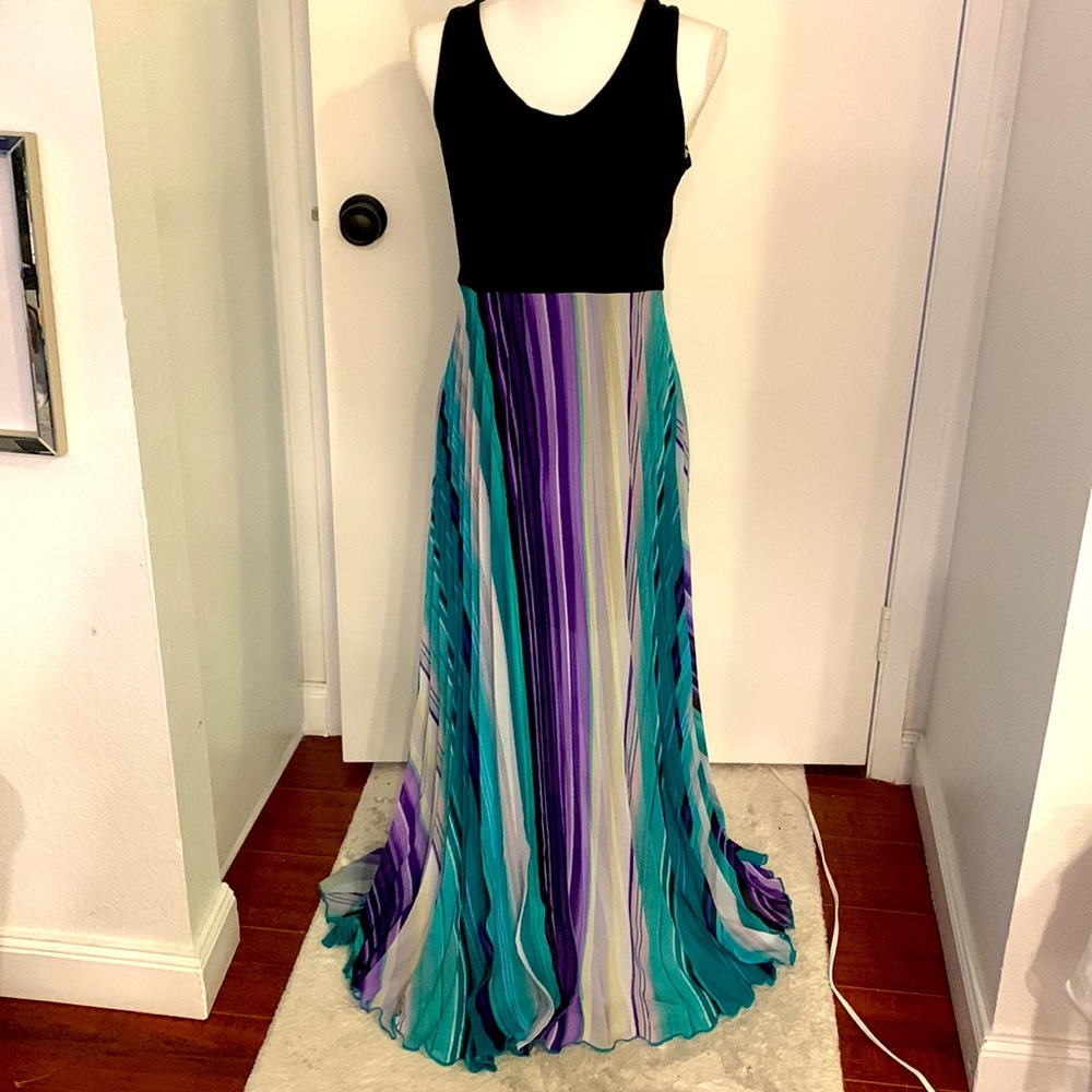 Romeo & Juliet size S Colorful Dress